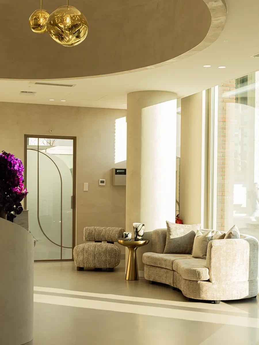 De lounge van Dental Bay Clinic